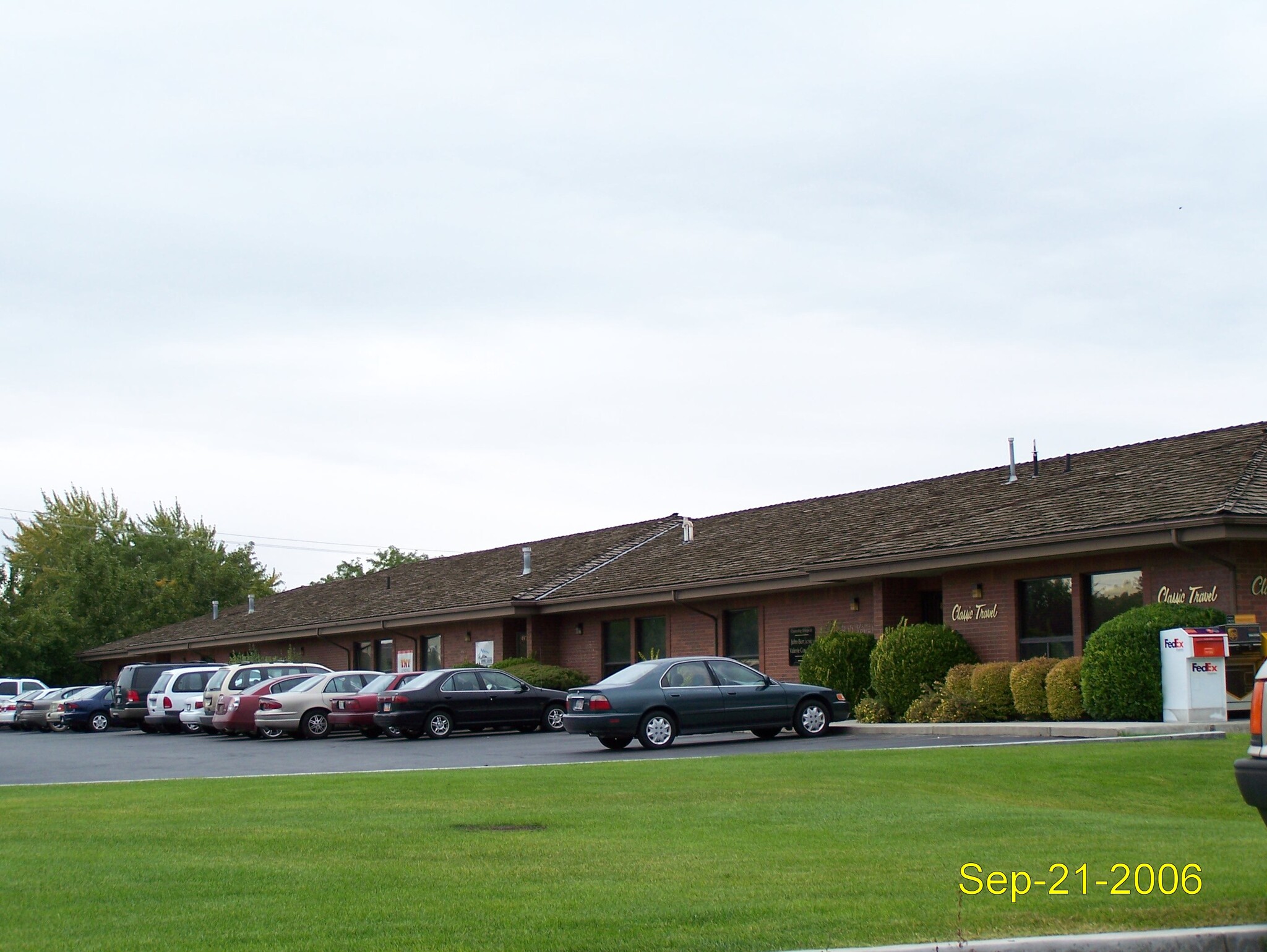 871-885 S Orem Blvd, Orem, UT for lease Building Photo- Image 1 of 5