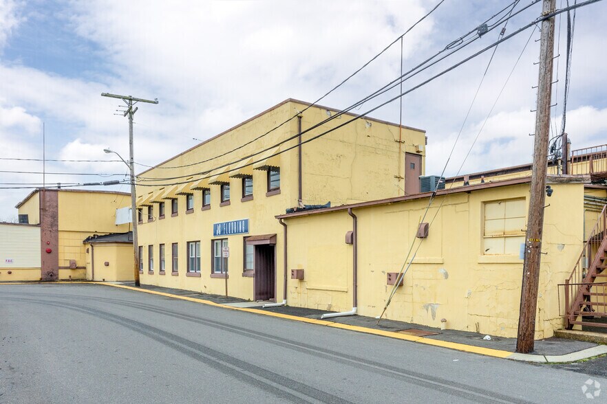 3 Cass St, Keyport, NJ à louer - Photo du bâtiment - Image 2 de 26