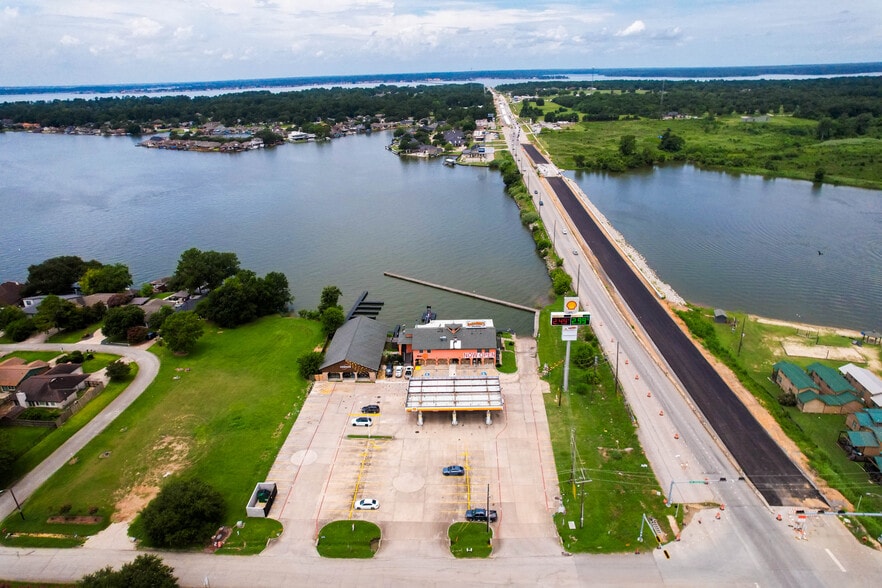 12947 Lake Conroe Hills Dr, Willis, TX for lease - Building Photo - Image 3 of 10