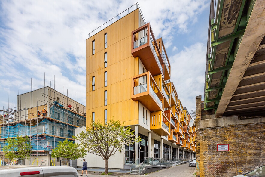 83 Crampton St, London for lease - Building Photo - Image 3 of 6