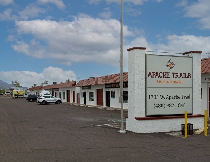 1735 W Apache Trl, Apache Junction, AZ à louer - Photo du bâtiment - Image 1 de 6