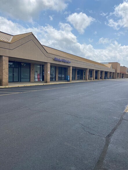 1637-1639 E US 36, Urbana, OH à louer - Photo du bâtiment - Image 3 de 9