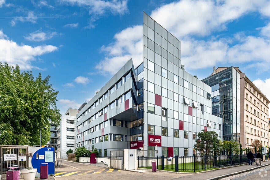 37 Rue Saint Romain, Lyon à vendre - Photo du bâtiment - Image 3 de 9