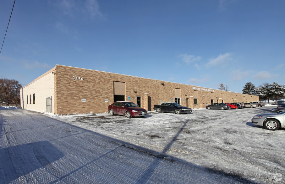 9270 S Bryant Ave, Bloomington, MN for lease - Primary Photo - Image 1 of 2