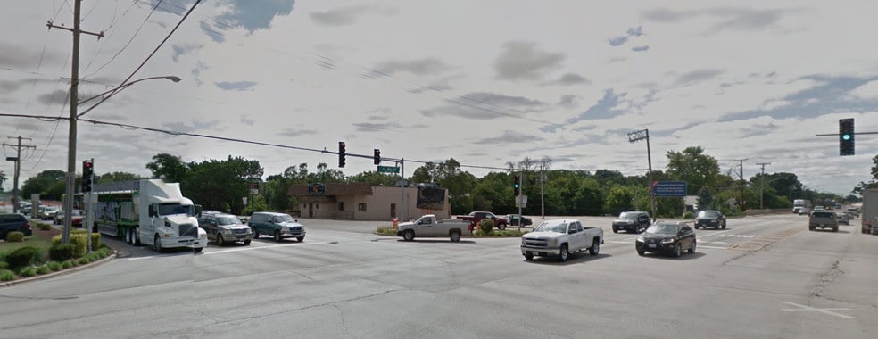 103 E Jefferson St, Shorewood, IL à louer - Photo du bâtiment - Image 2 de 3