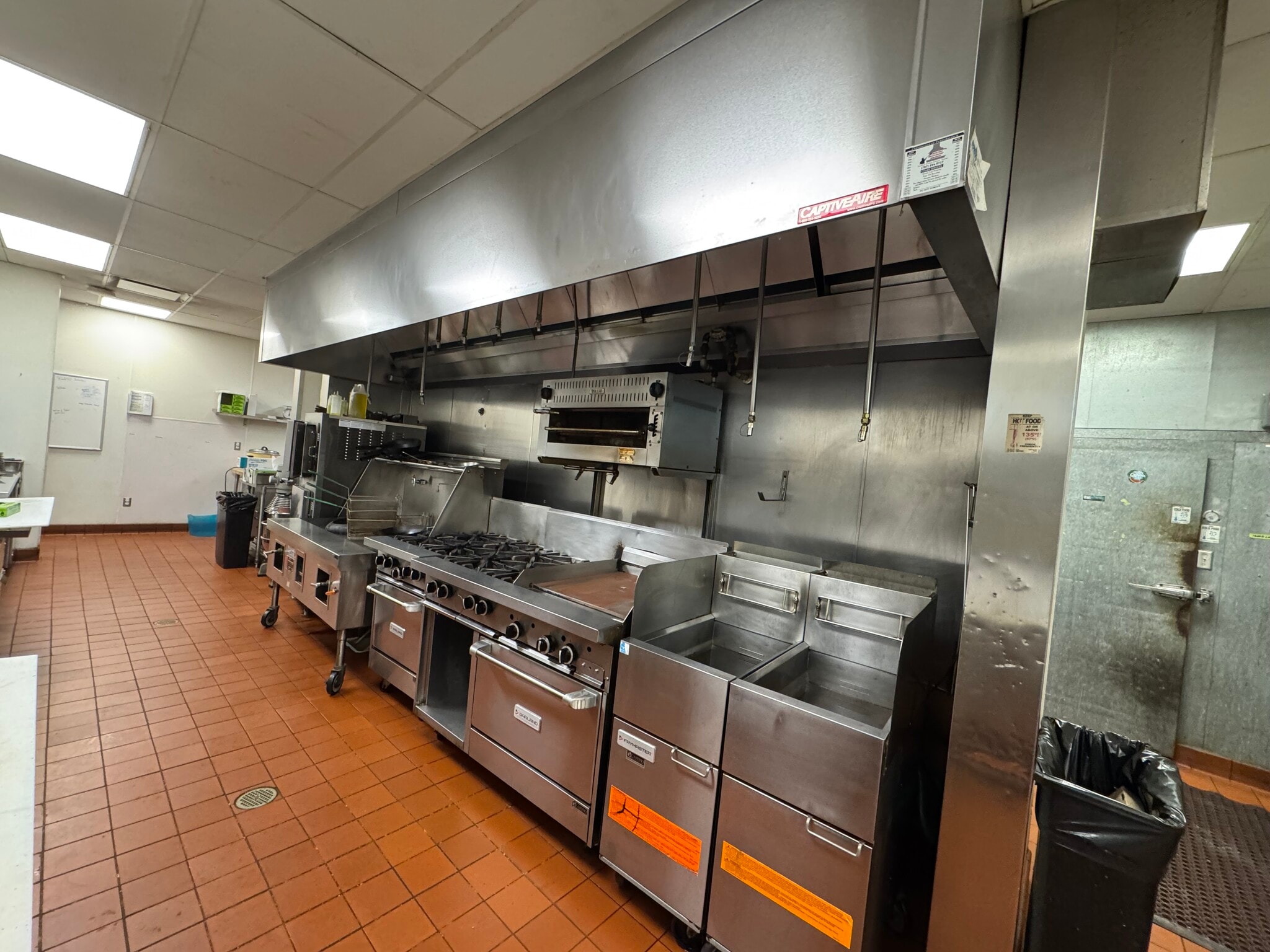132 Keller St, Petaluma, CA for lease Interior Photo- Image 1 of 9