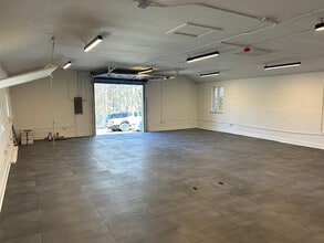 2217 Irvingdale Dr, Chamblee, GA à louer Photo du bâtiment- Image 1 de 3