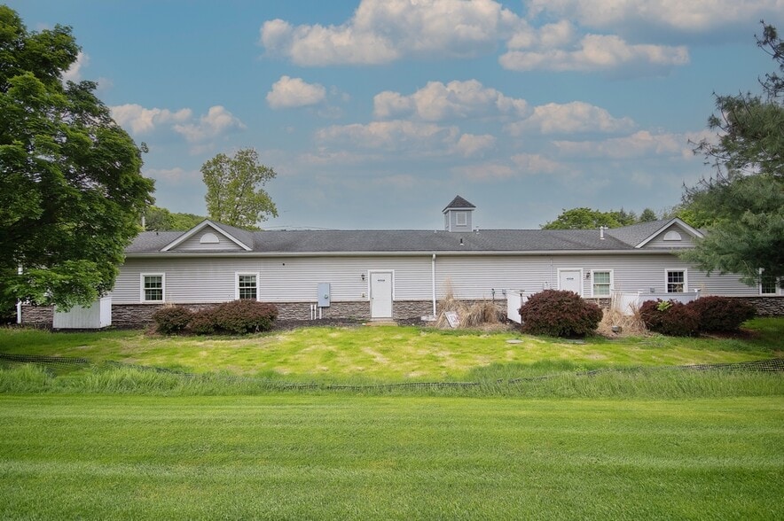 1559 Route 82, Hopewell Junction, NY for lease - Building Photo - Image 3 of 32