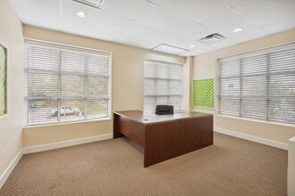16238-16242 N Florida Ave, Lutz, FL for lease Interior Photo- Image 1 of 21