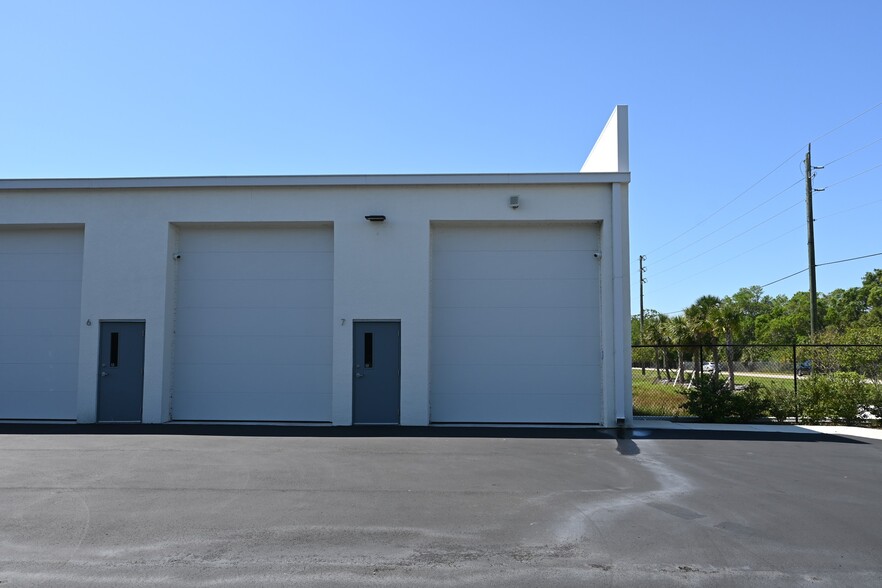 5401 Tri Par Dr, Sarasota, FL à louer - Photo du b timent - Image 3 de 7