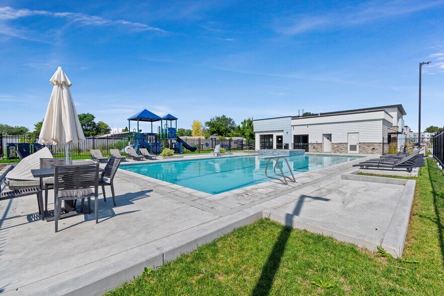 1275 Caldwell Blvd, Nampa, ID à vendre - Photo du bâtiment - Image 3 de 21