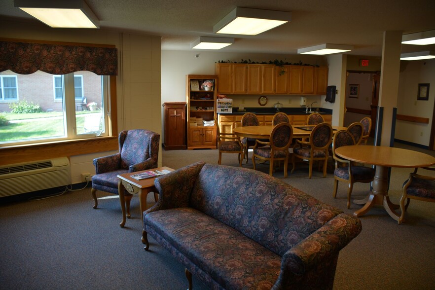 1505 N Adams St, Lexington, NE for sale - Interior Photo - Image 2 of 6