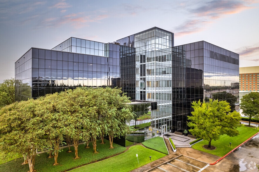 15915 Katy Fwy, Houston, TX for lease - Building Photo - Image 1 of 22