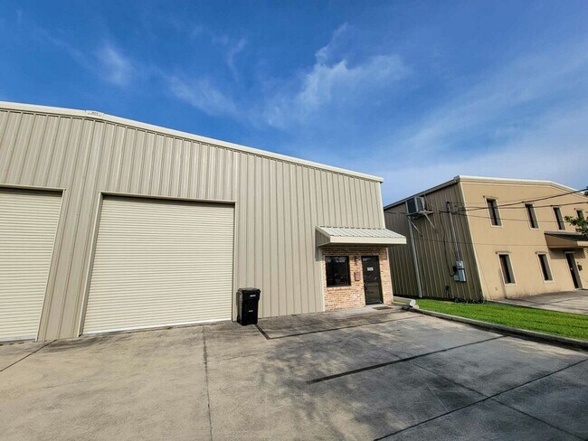 Plus de détails pour 2647 Florida Ave, Kenner, LA - Local d'activités à louer