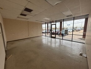 11925 Southwest Fwy, Stafford, TX for lease Interior Photo- Image 2 of 10
