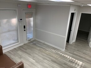 875 Old Roswell Rd, Suite C-200, Roswell, GA for lease Interior Photo- Image 2 of 18