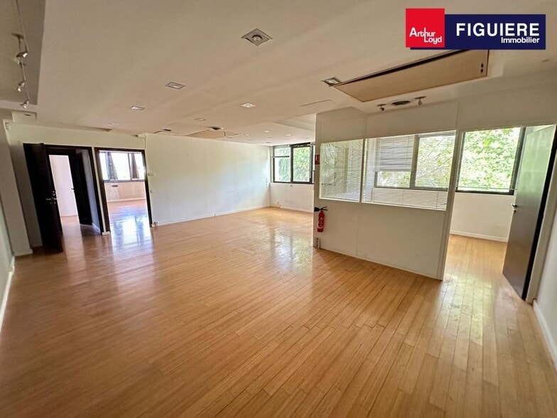 6 Rue Mahatma Gandhi, Aix-en-Provence for lease - Interior Photo - Image 2 of 9