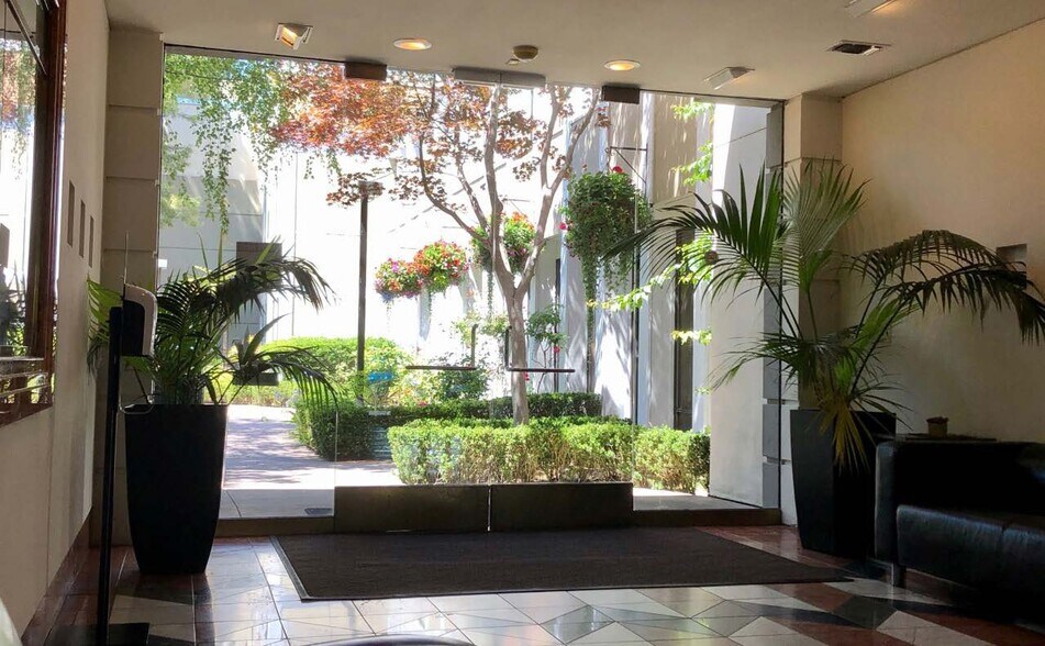 21 Tamal Vista Blvd, Corte Madera, CA à louer - Photo intérieure - Image 2 de 9