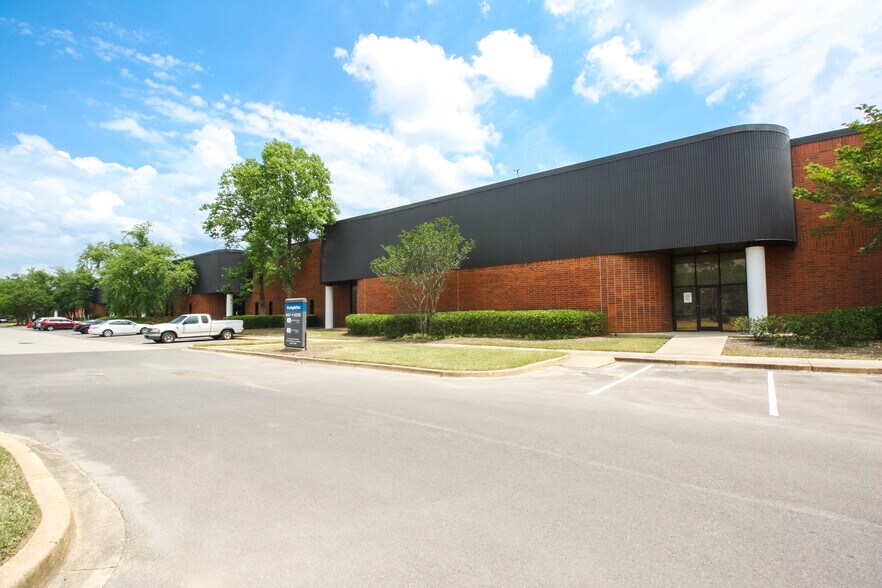 4650 Shelby Air Park Dr, Memphis, TN for lease - Building Photo - Image 1 of 5