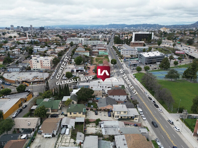410 Glendale Blvd & 1529 Cortez St portfolio of 2 properties for sale on LoopNet.ca - Aerial - Image 3 of 5