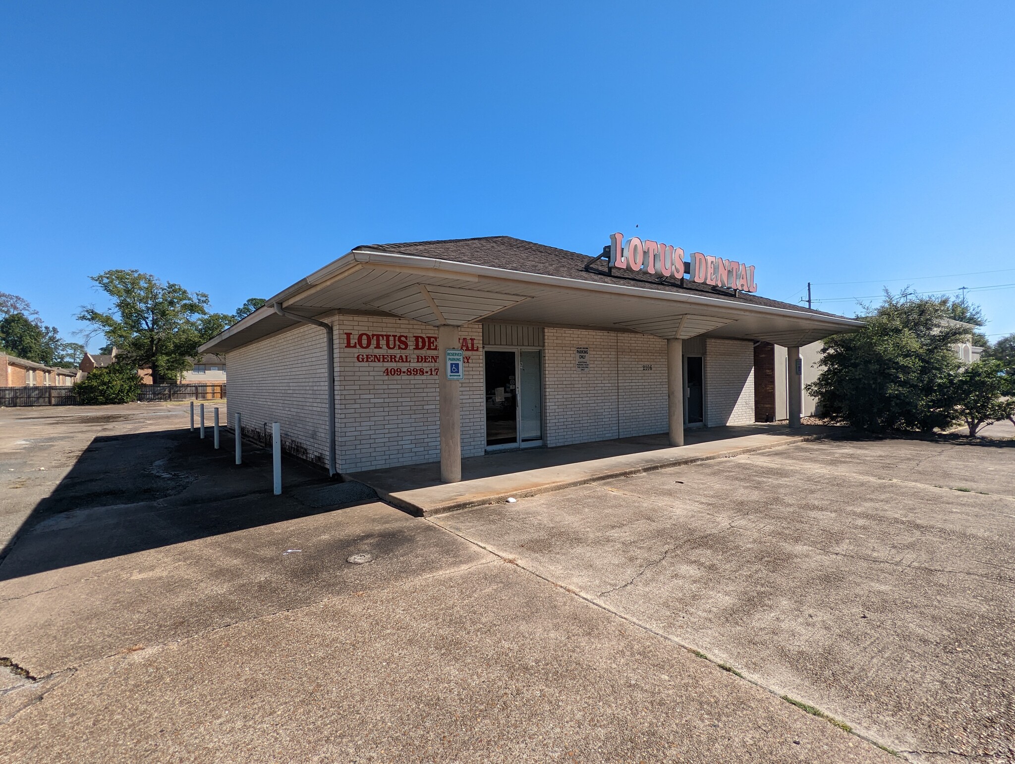 2106-2108 N 11th St, Beaumont, TX à vendre Photo du bâtiment- Image 1 de 1