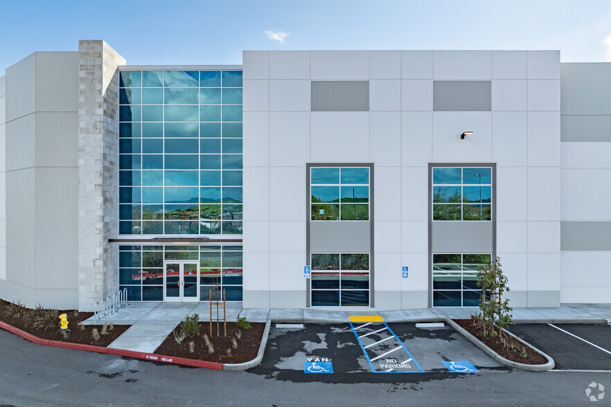 155 Parr Blvd, Richmond, CA for lease - Building Photo - Image 2 of 7