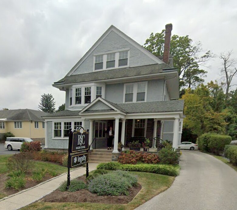 26 E Athens Ave, Ardmore, PA à louer Photo principale- Image 1 de 3