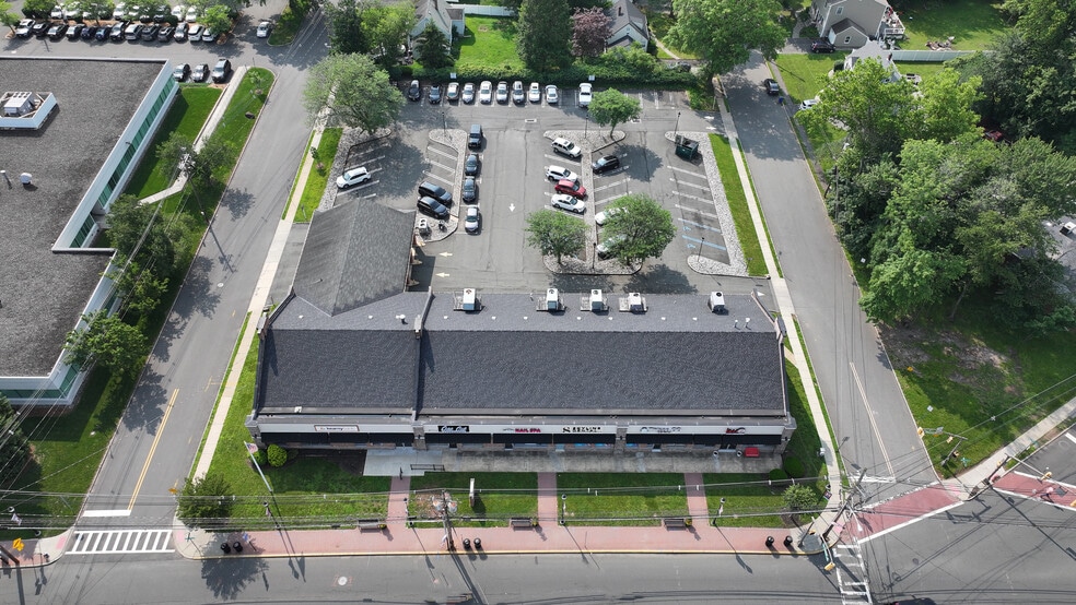 223 Mountain Ave, Springfield, NJ à louer - Photo du bâtiment - Image 3 de 9