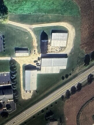 Plus de détails pour 636 S East St, Mount Carroll, IL - Industriel à louer