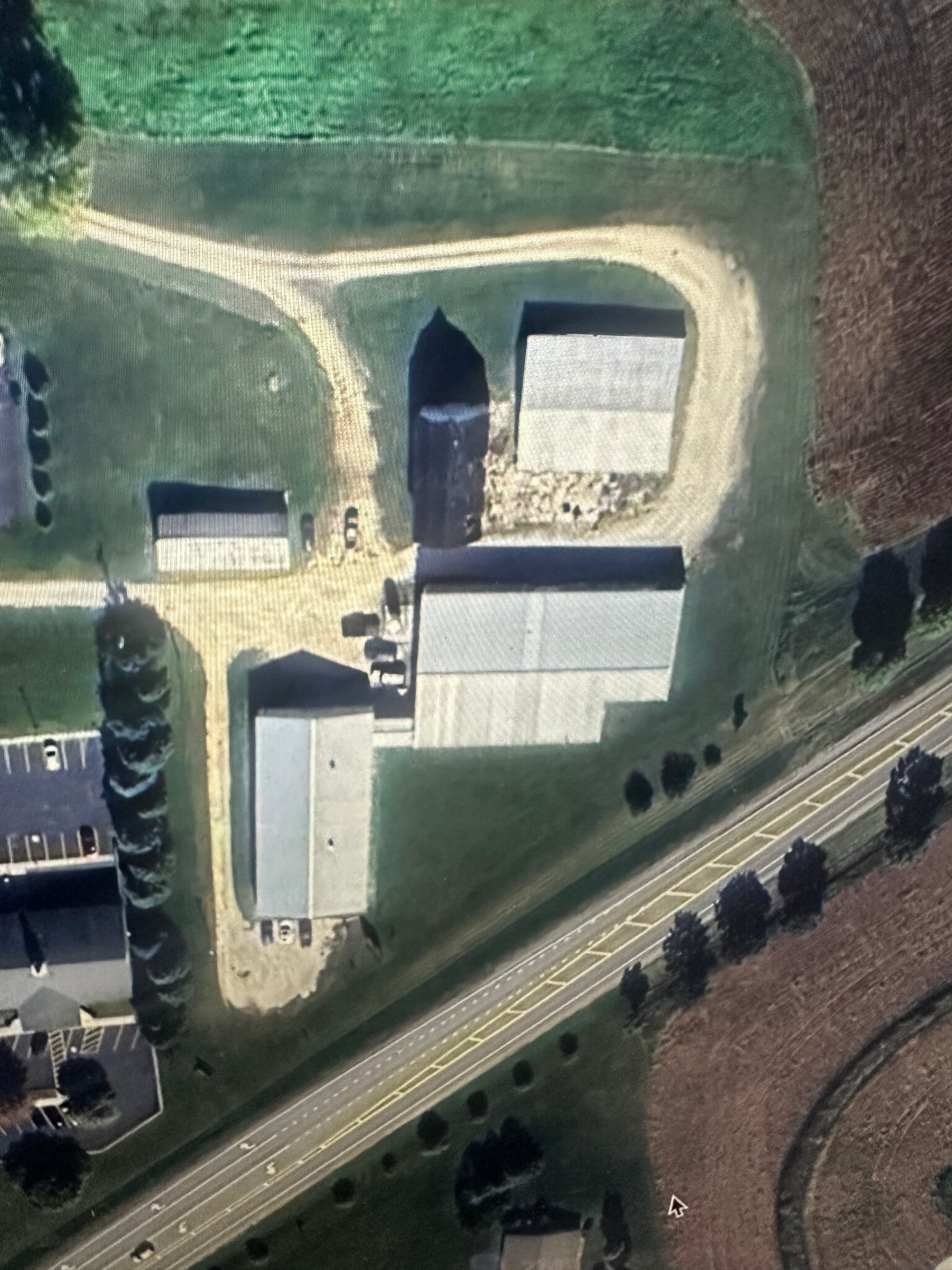 636 S East St, Mount Carroll, IL for lease Primary Photo- Image 1 of 26