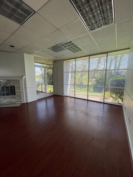 23370 Moulton Pky, Laguna Hills, CA à louer - Photo intérieure - Image 3 de 10