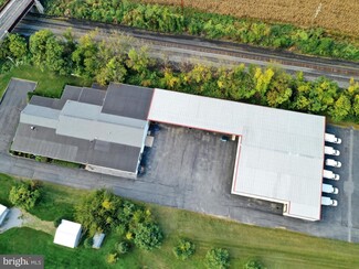 Plus de détails pour 345 Hill Rd, Womelsdorf, PA - Industriel à louer