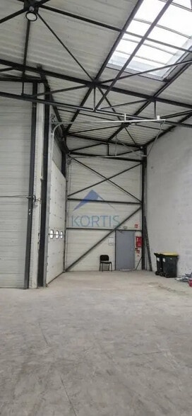 Flex in Saint-Priest for sale - Interior Photo - Image 1 of 9