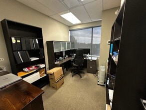 2609 Westview Dr, North Vancouver, BC for lease Interior Photo- Image 1 of 11