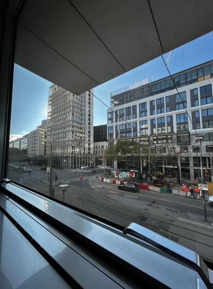 Office in Lyon for lease - Building Photo - Image 1 of 5