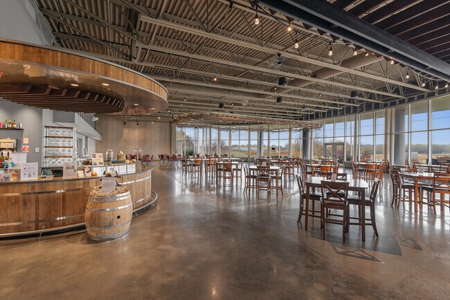 Plus de détails pour 600 Kenseth Way, Cambridge, WI - Spécialité à vendre