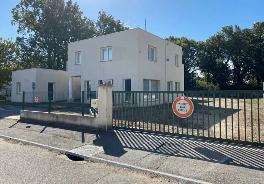 Flex dans Avignon à louer - Photo du bâtiment - Image 1 de 10