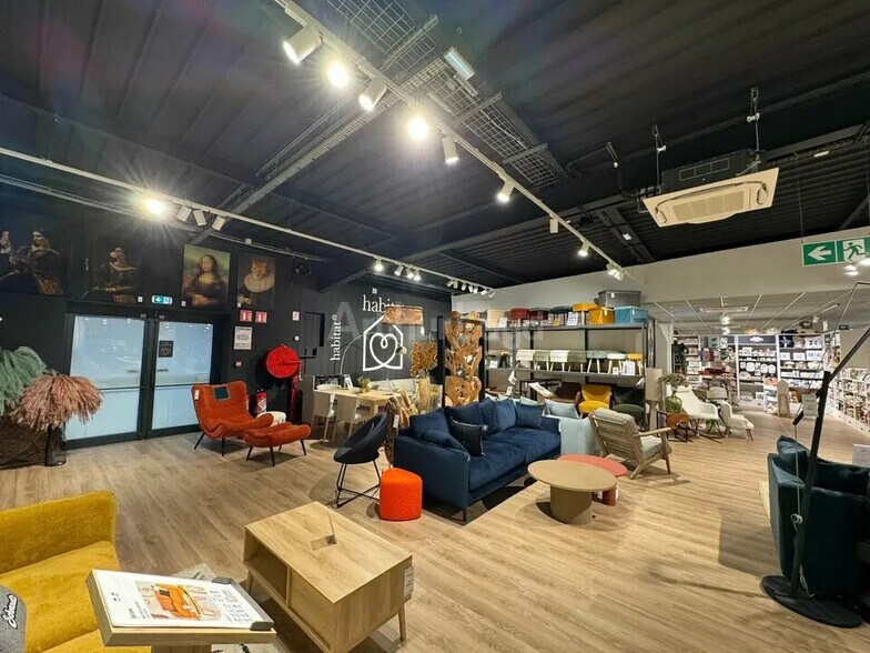 Retail in Vendenheim for lease - Building Photo - Image 3 of 9