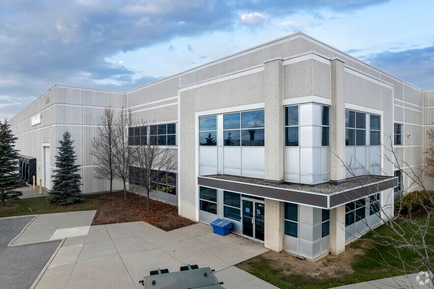 8350 Lawson Rd, Milton, ON à louer - Photo du bâtiment - Image 3 de 4