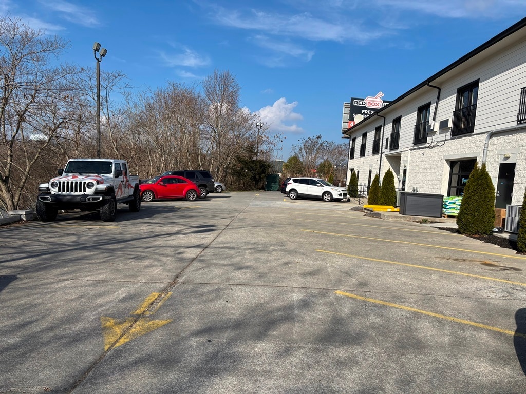 2040 Winfield Dunn Pky, Sevierville, TN 37876 - Unité 4 - - Autre - Image 1 of 4