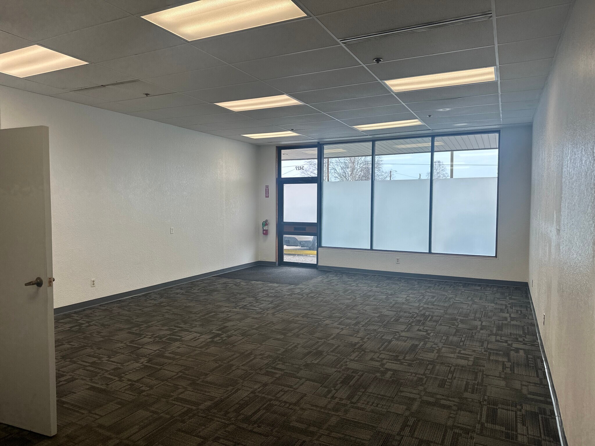 3401-3437 Airport Way, Fairbanks, AK à louer Photo intérieure- Image 1 de 4