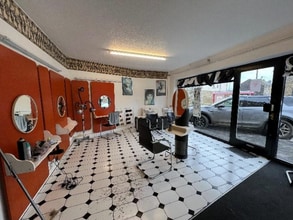 78 Sunny Bank Rd, Mirfield for lease Interior Photo- Image 1 of 2