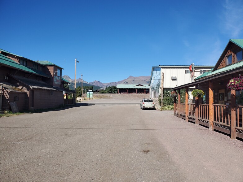 29 Dawson Ave, East Glacier Park, MT à vendre - Photo du bâtiment - Image 3 de 16