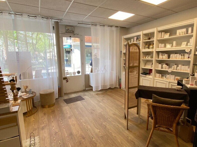 61 Rue Falguière, Paris for lease - Interior Photo - Image 2 of 6