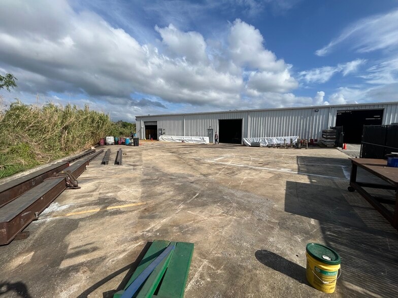 817 N Cocoa Blvd, Cocoa, FL à louer - Photo du bâtiment - Image 3 de 4