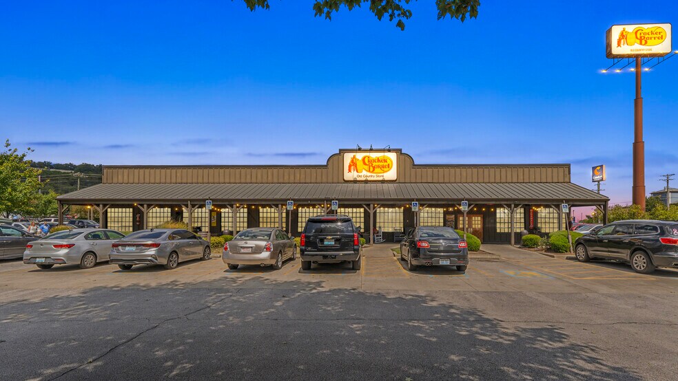 800 Happy Valley St, Cave City, KY à vendre - Photo principale - Image 1 de 9