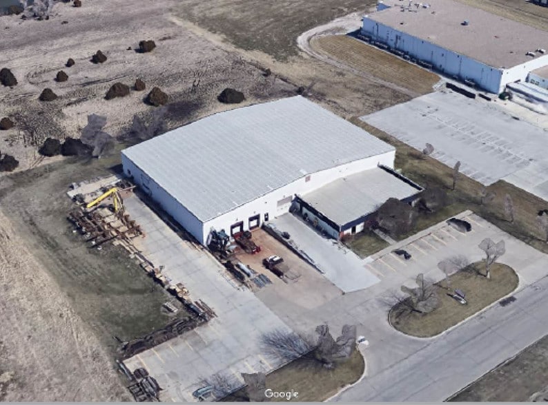 6140 McCormick Dr, Lincoln, NE for lease - Primary Photo - Image 2 of 15