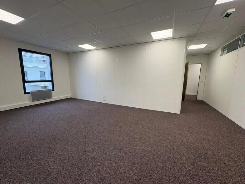 Allée Des Sablières, Croissy-sur-Seine for lease - Interior Photo - Image 2 of 6