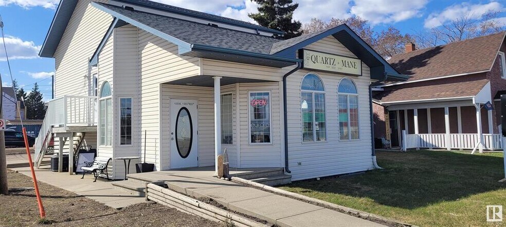 10006 100 St, Morinville, AB for sale - Primary Photo - Image 1 of 1