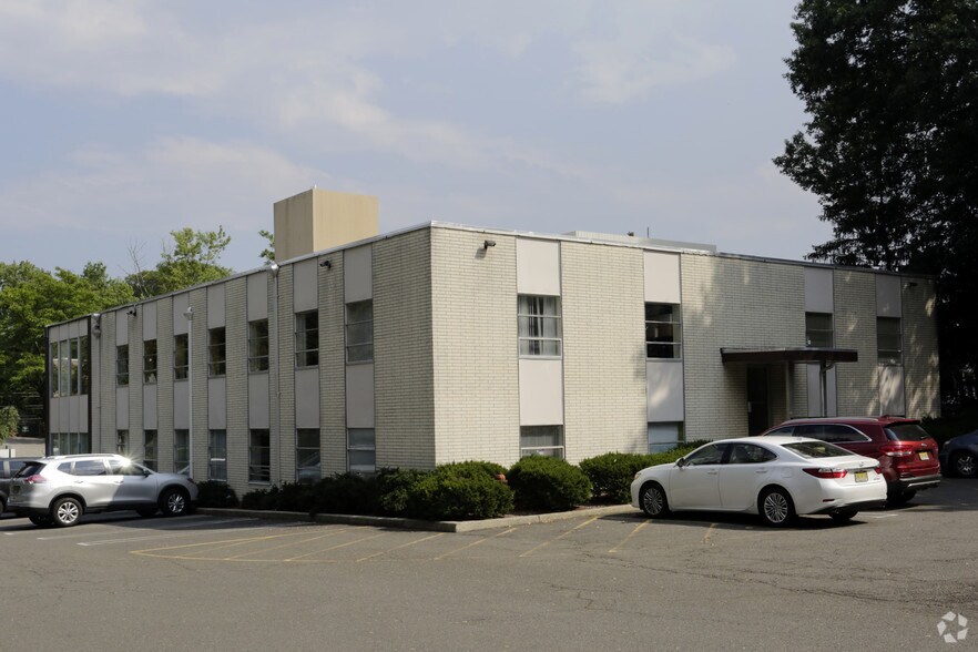 299 Forest Ave, Paramus, NJ à louer - Photo du bâtiment - Image 3 de 3